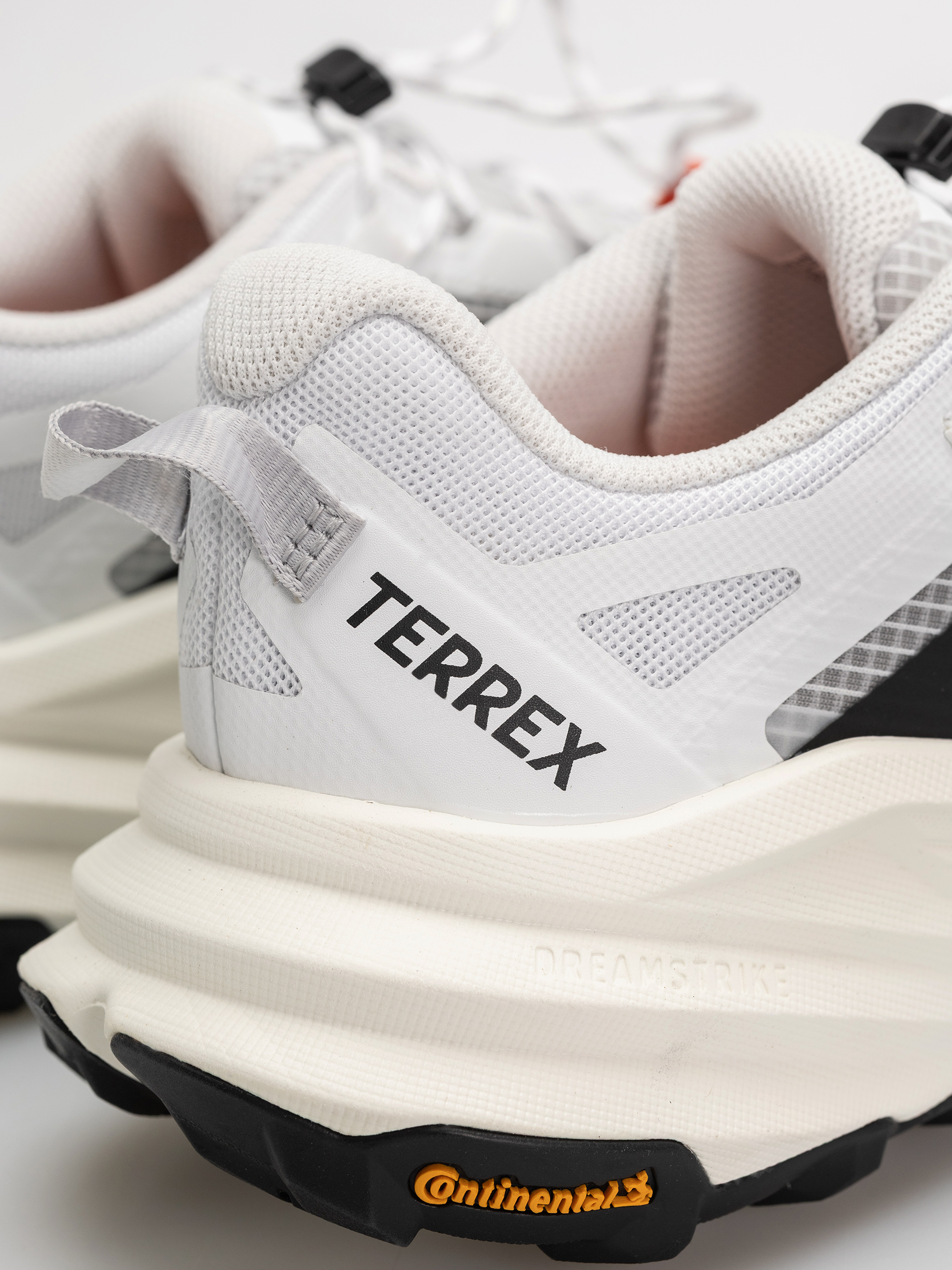 Взуття adidas Terrex Freehiker Sl (ftwwht/cblack/seimor)