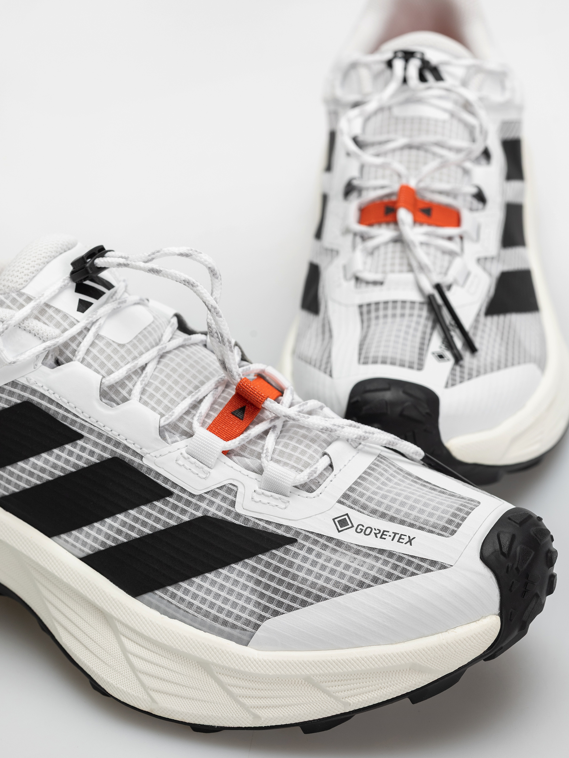 Взуття adidas Terrex Freehiker Sl (ftwwht/cblack/seimor)