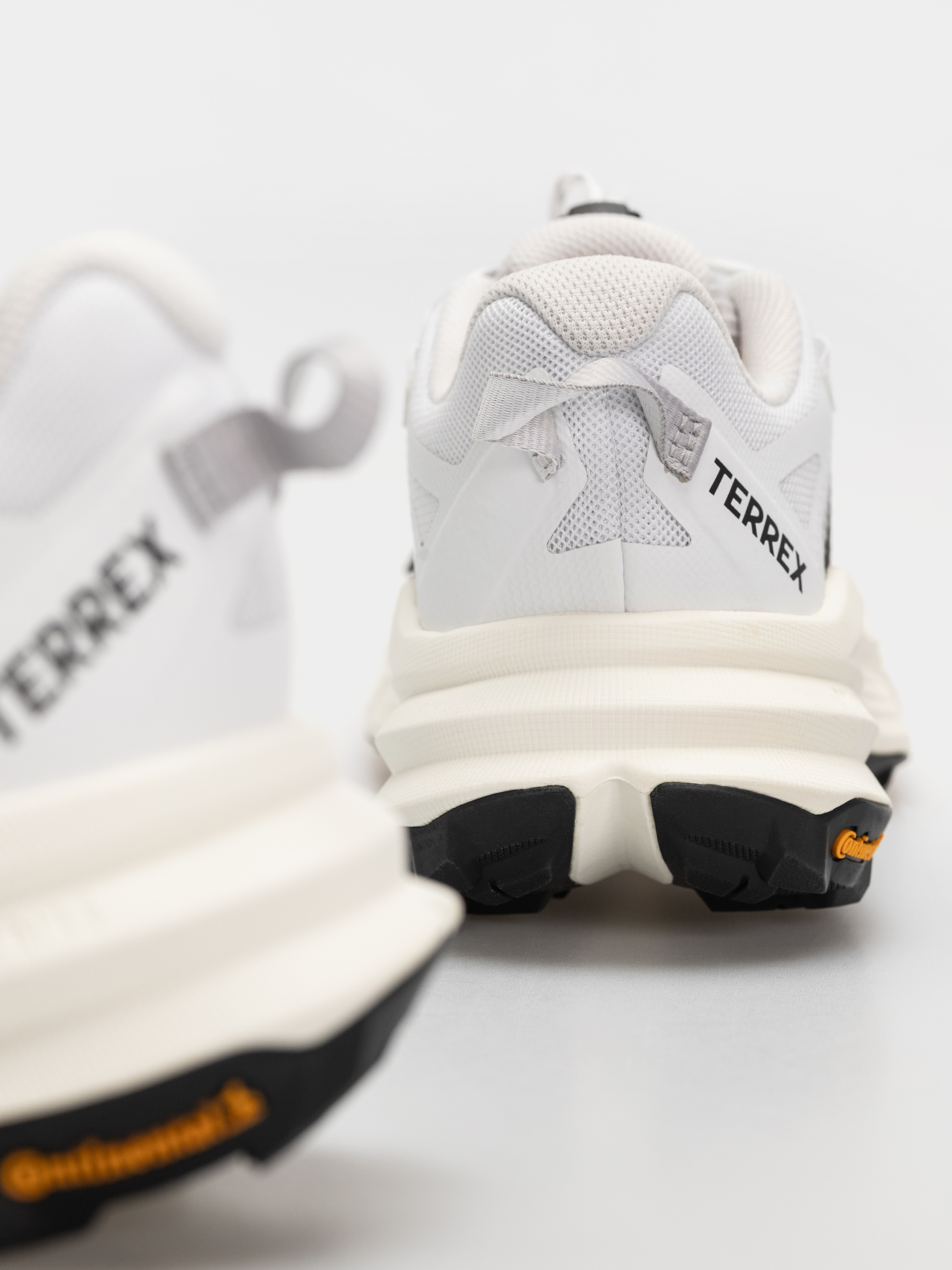 Взуття adidas Terrex Freehiker Sl (ftwwht/cblack/seimor)