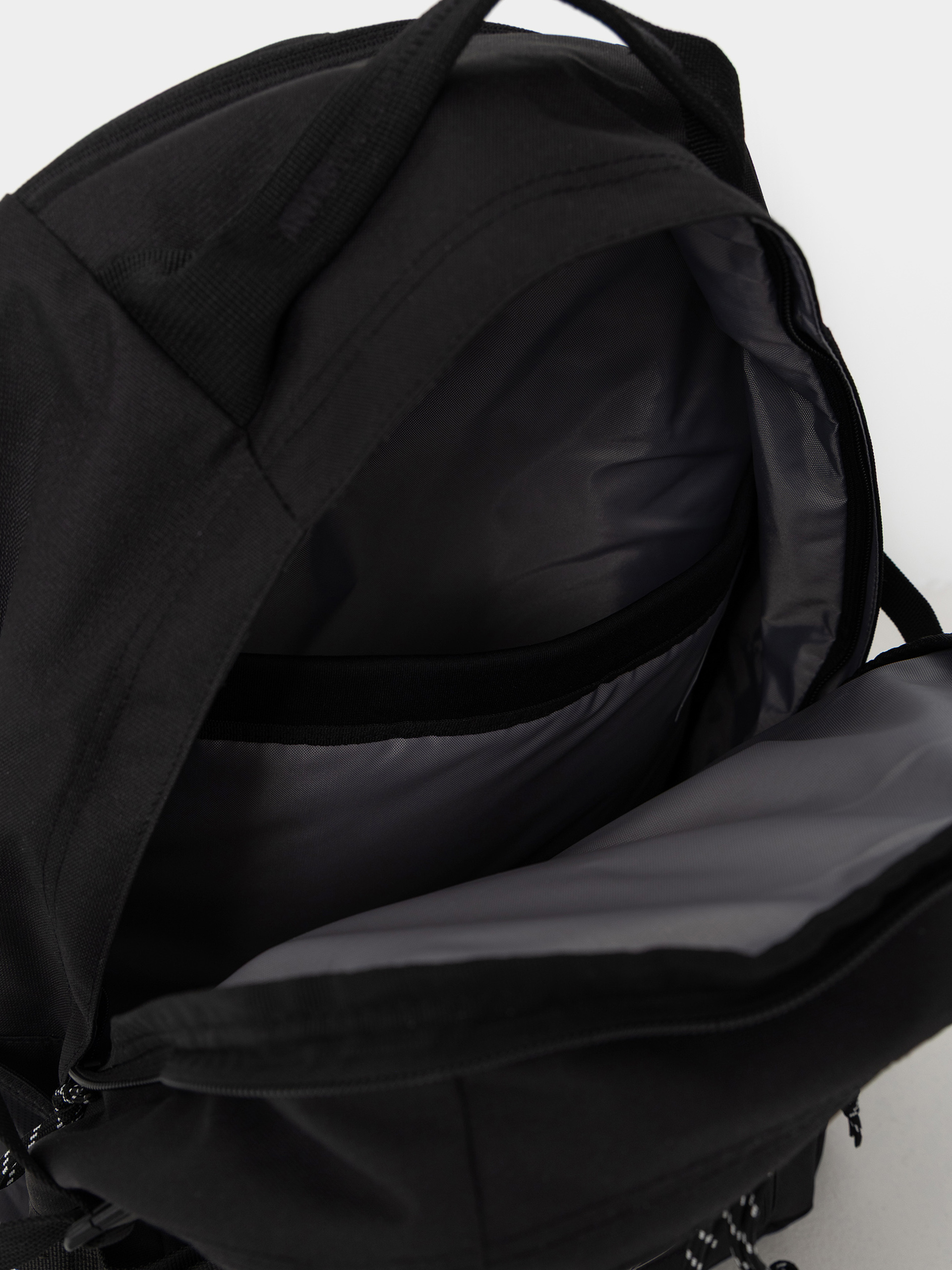 Рюкзак Eastpak Volker Pro (cs black pro)