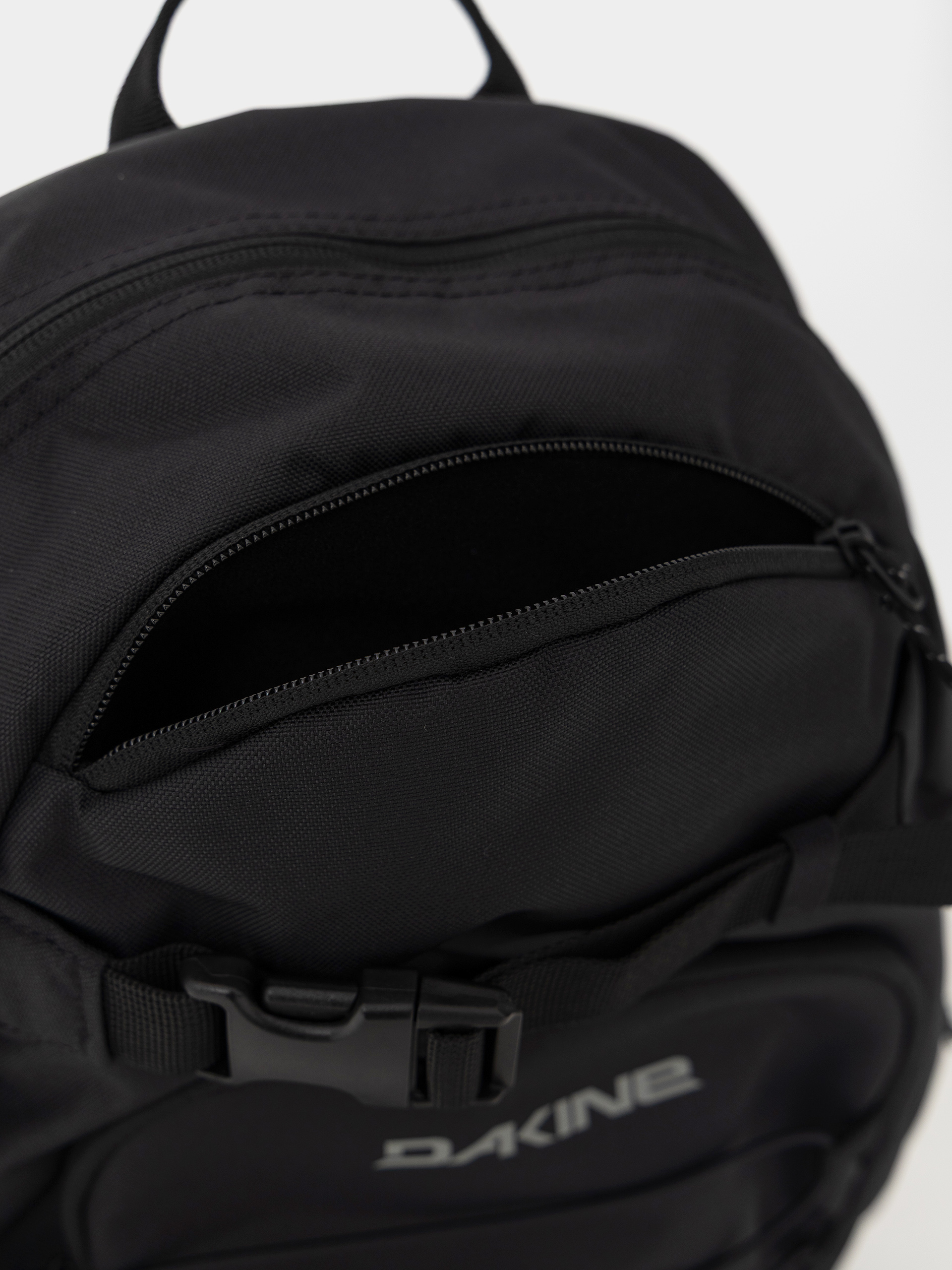 Рюкзак Dakine Grom 23L (black)