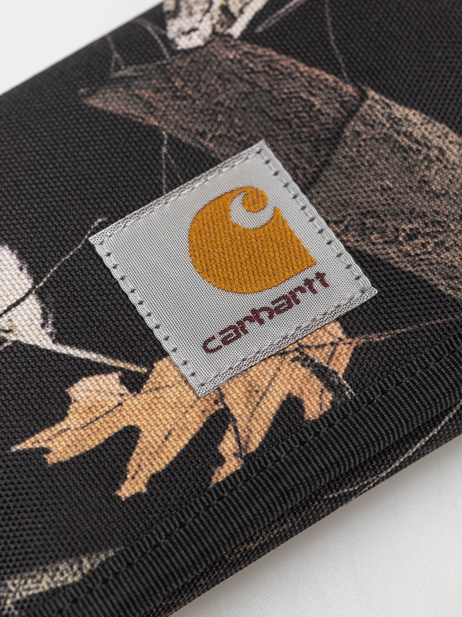 Гаманець Carhartt WIP Alec (camo feather tree black)