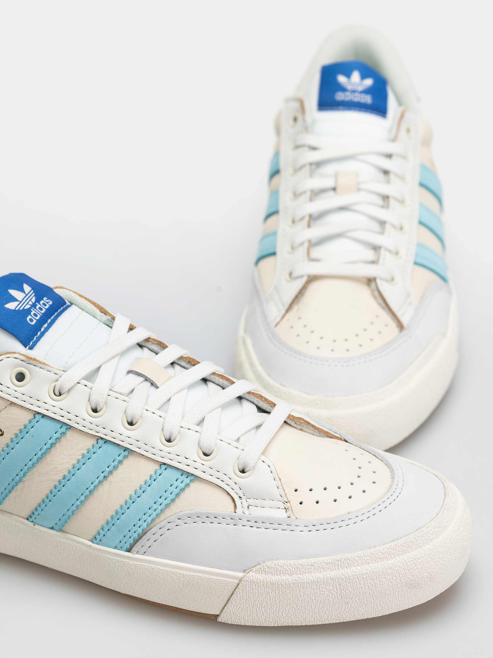 Взуття adidas Nora (cwhite/bliblu/cwhite)