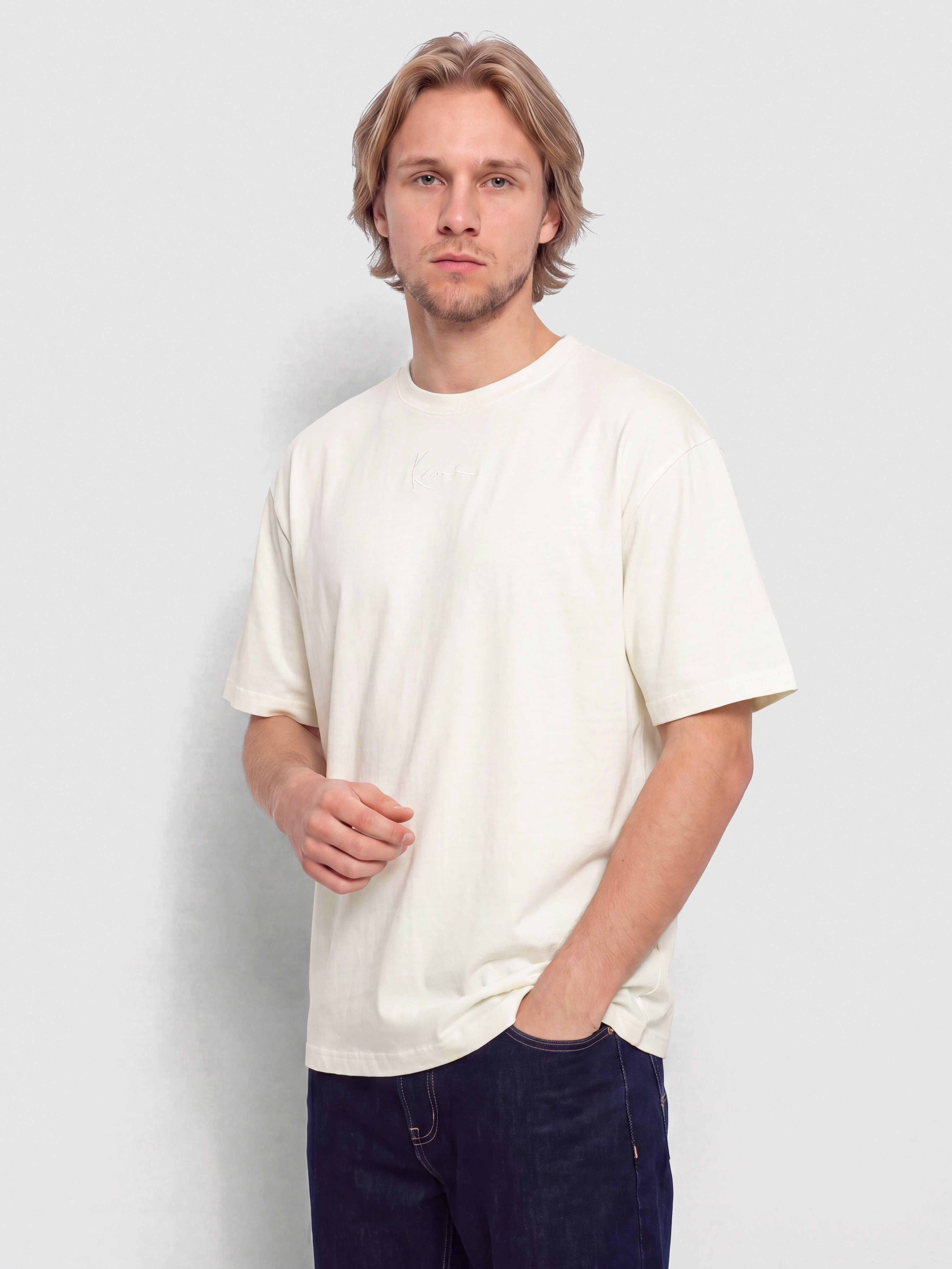 u0424u0443u0442u0431u043eu043bu043au0430 Karl Kani Small Signature Essential (off white)