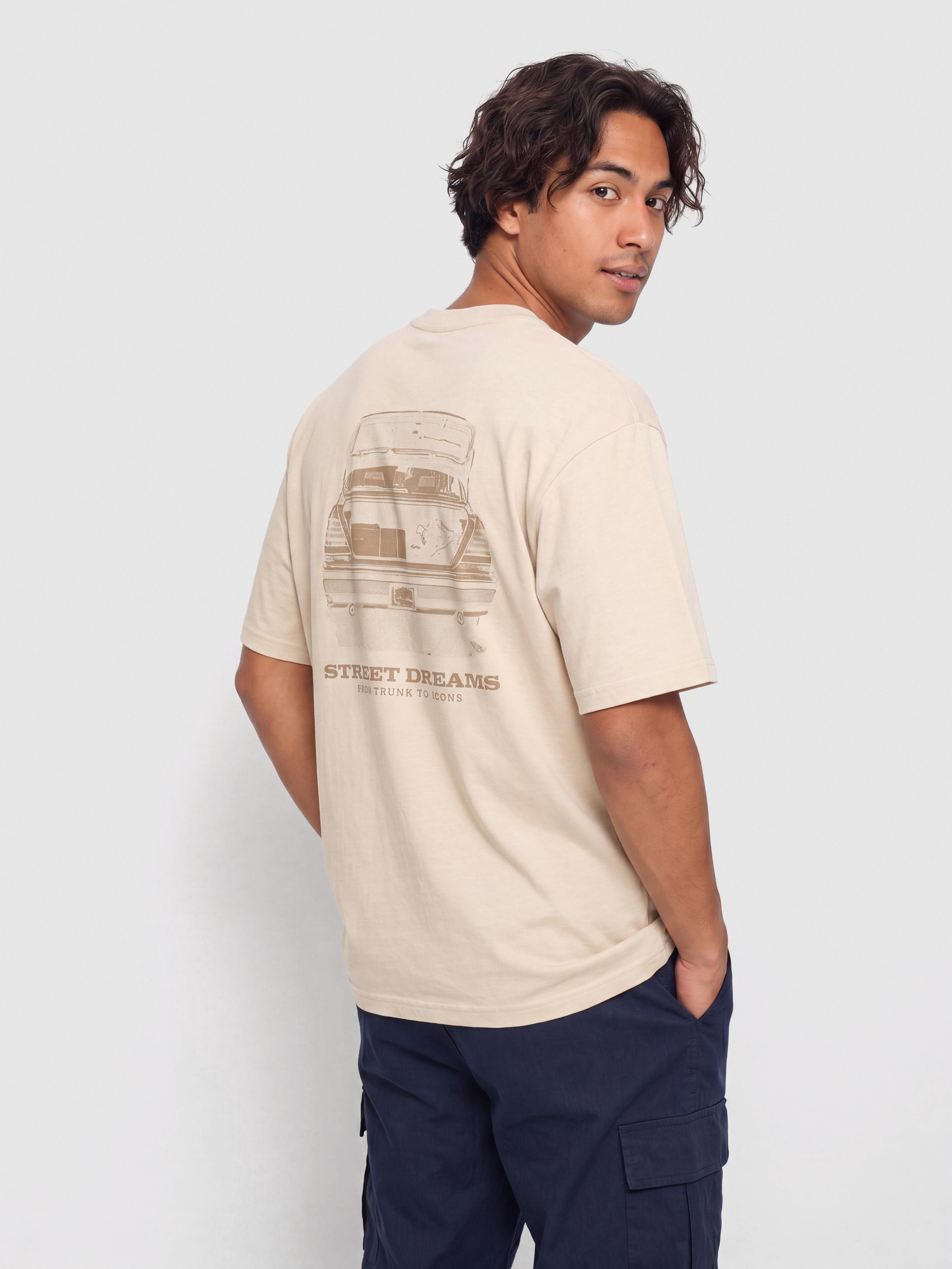 u0424u0443u0442u0431u043eu043bu043au0430 Karl Kani Slogan Boxy (beige)