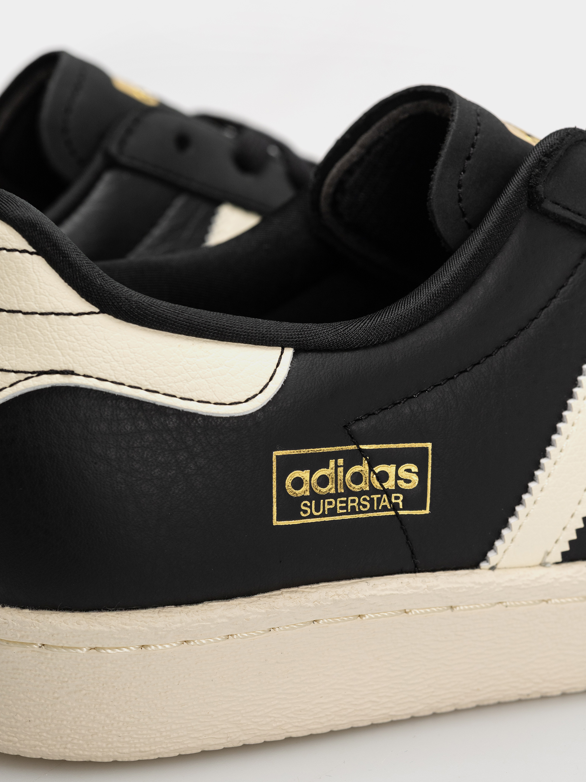 Взуття adidas Superstar 80 Adv (cblack/crewht/goldmt)