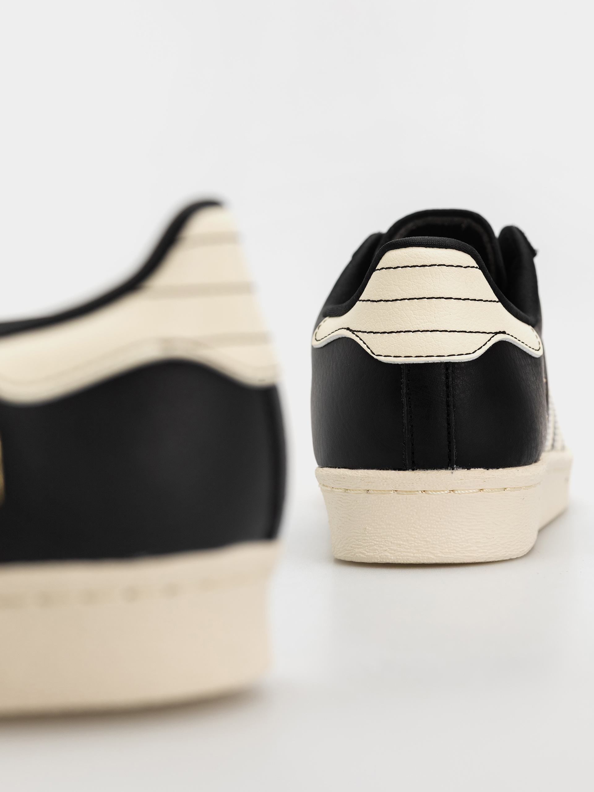 Взуття adidas Superstar 80 Adv (cblack/crewht/goldmt)