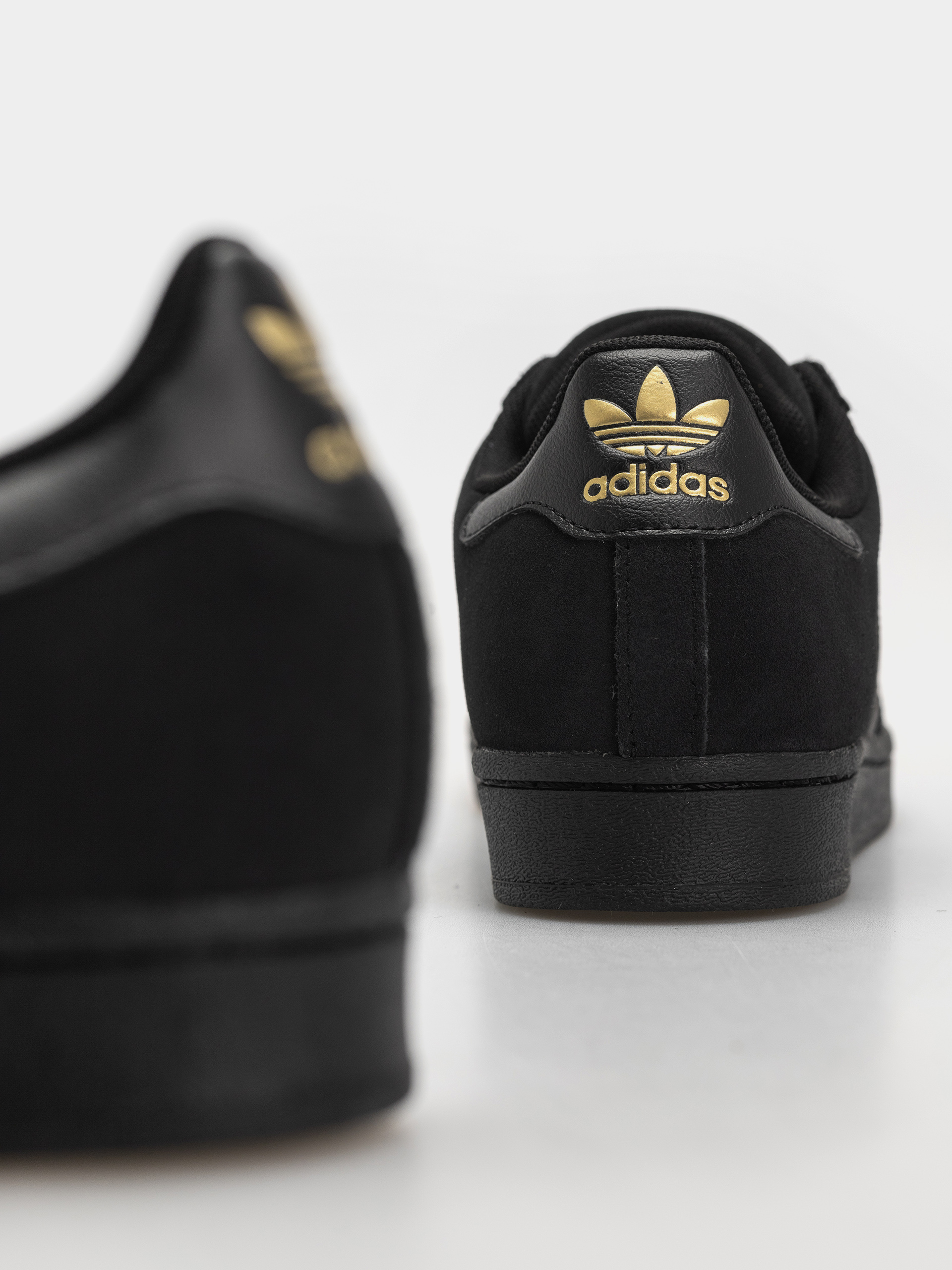 Взуття adidas Superstar Adv (cblack/cblack/goldmt)
