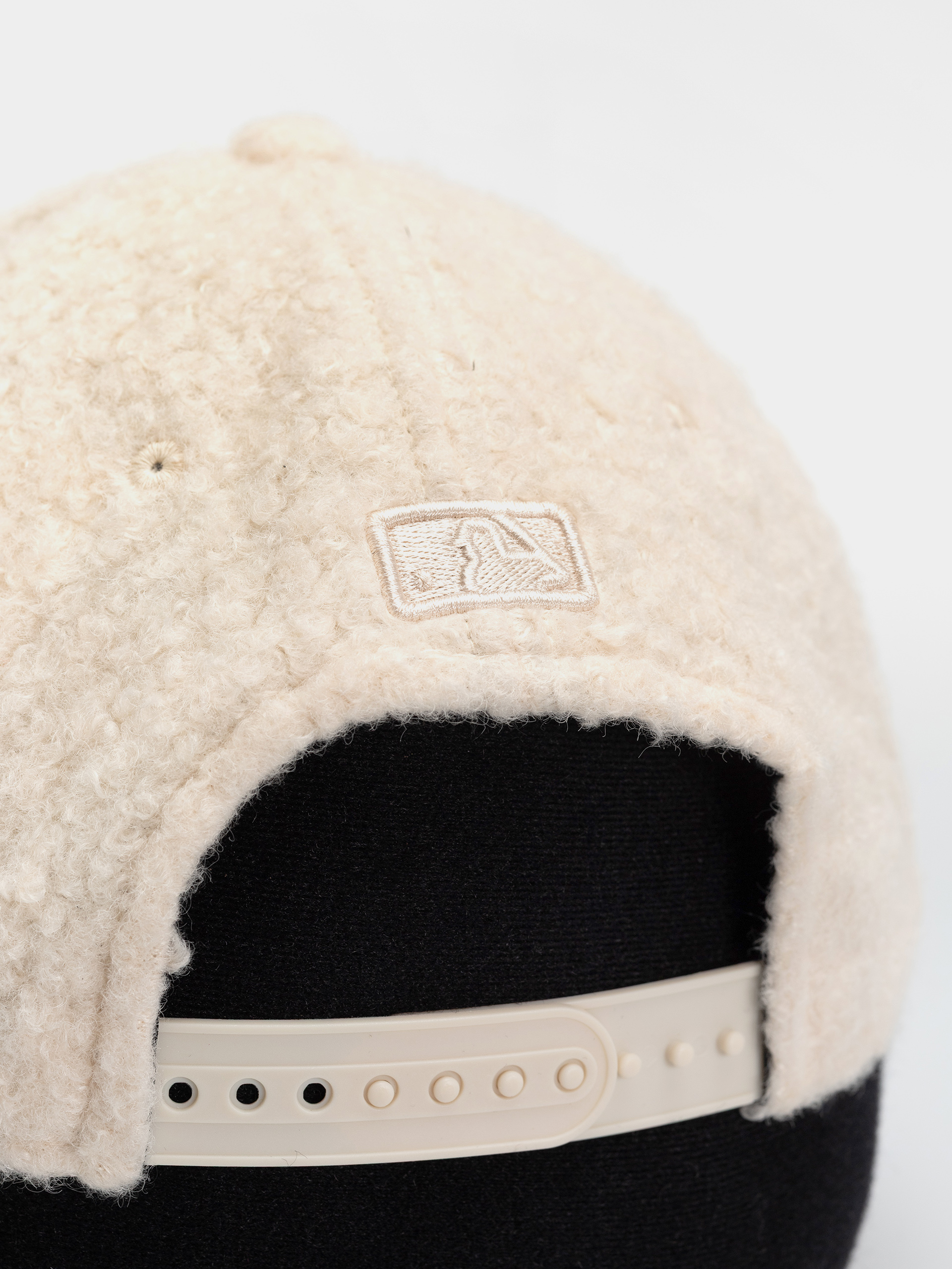 Кепка New Era Winter Borg 9Forty Mc Los Angeles Dodgers Wmn (light cream)