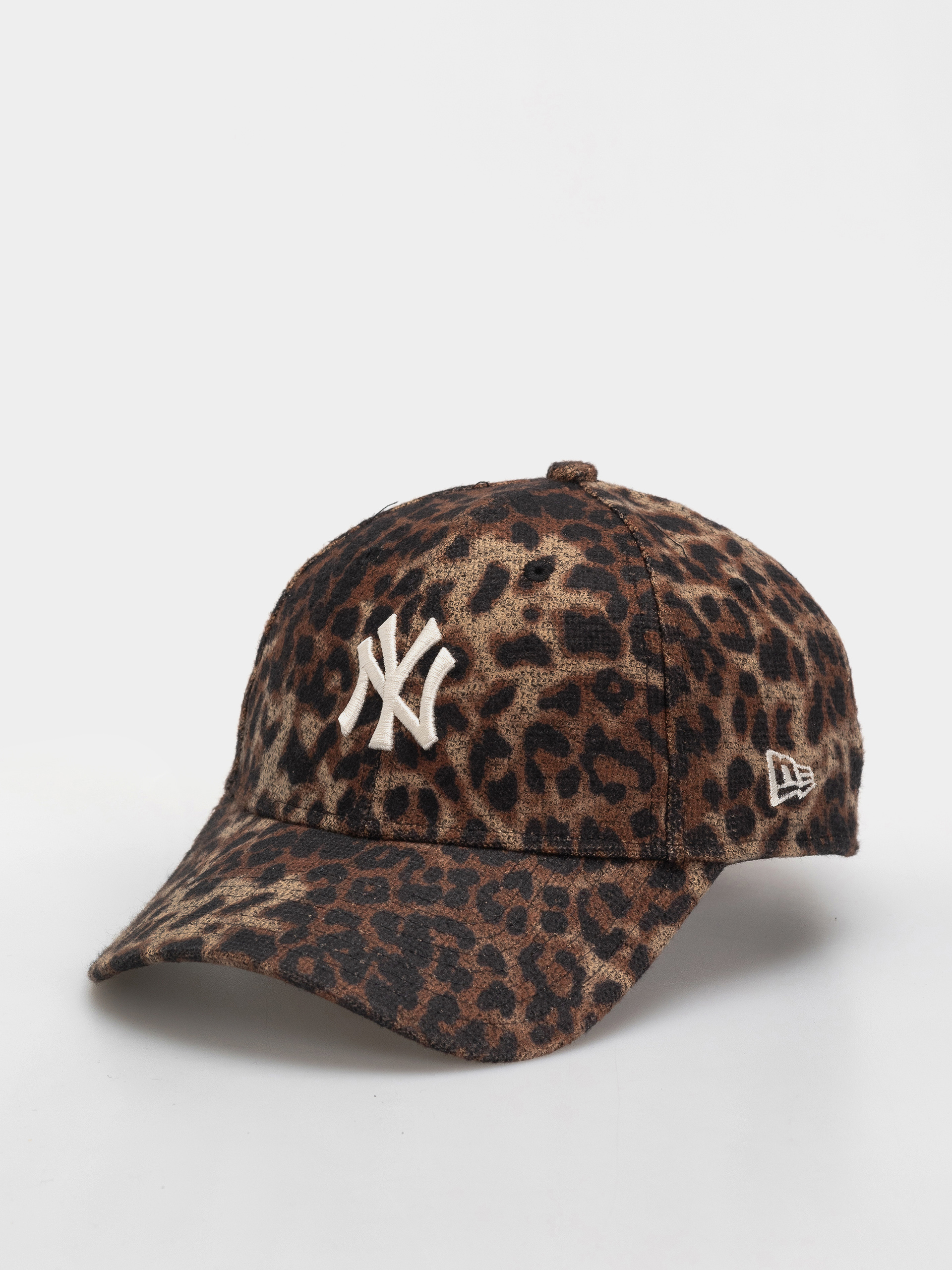 Кепка New Era Cosy Leopard 9Forty New York Yankees Wmn