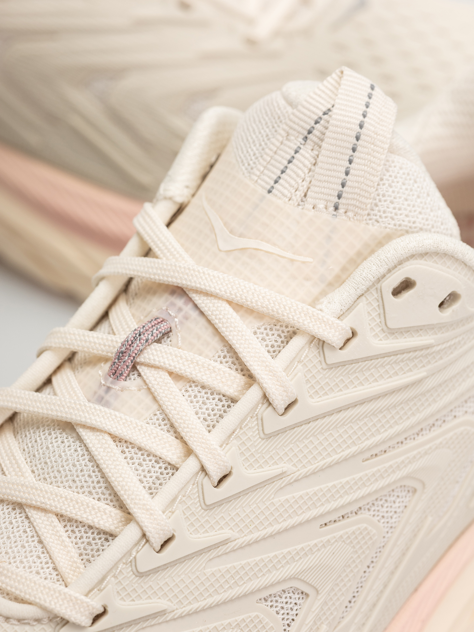 Взуття Hoka Clifton UTL Wmn (alabaster/dewy pink)