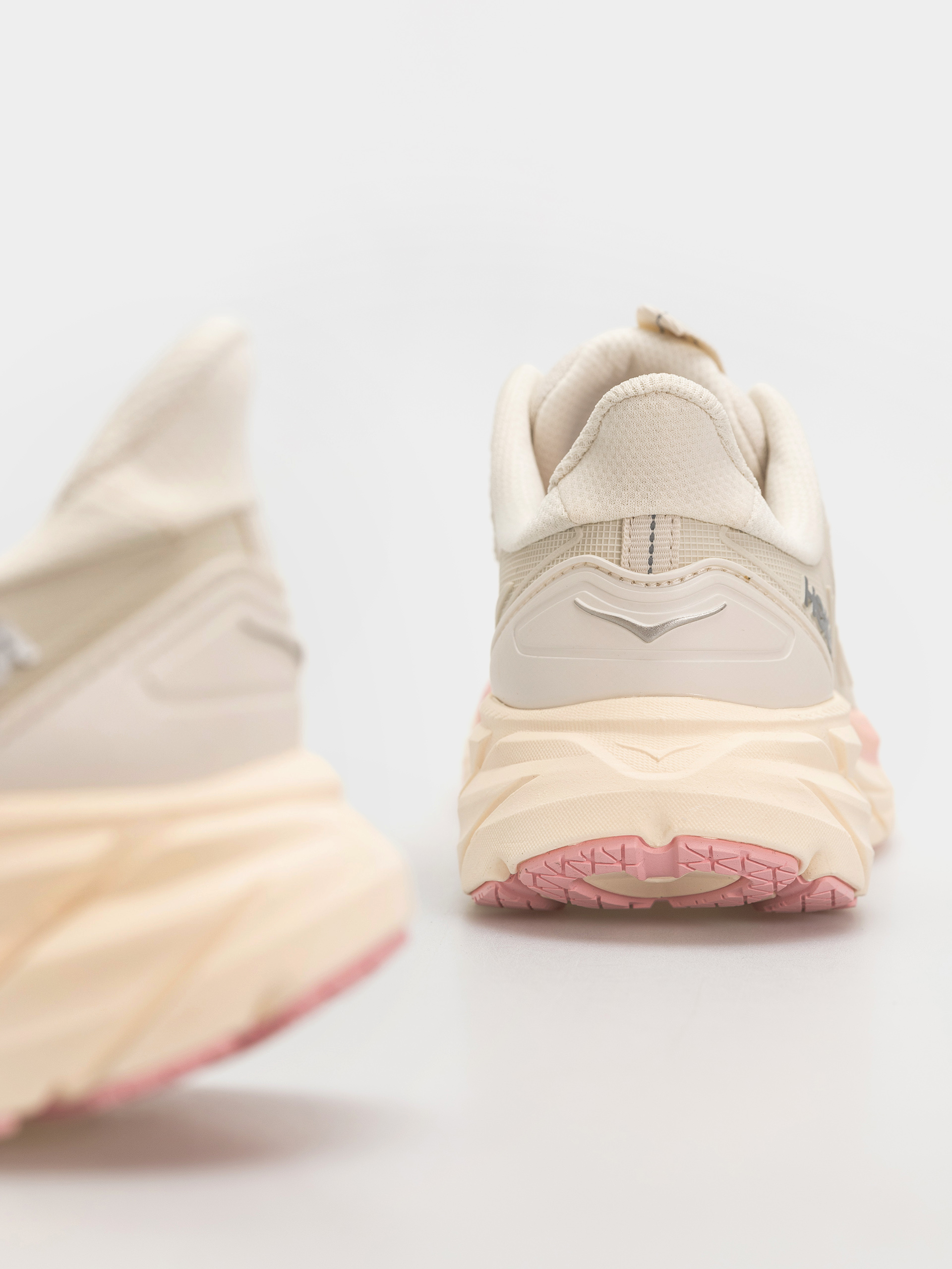 Взуття Hoka Clifton UTL Wmn (alabaster/dewy pink)