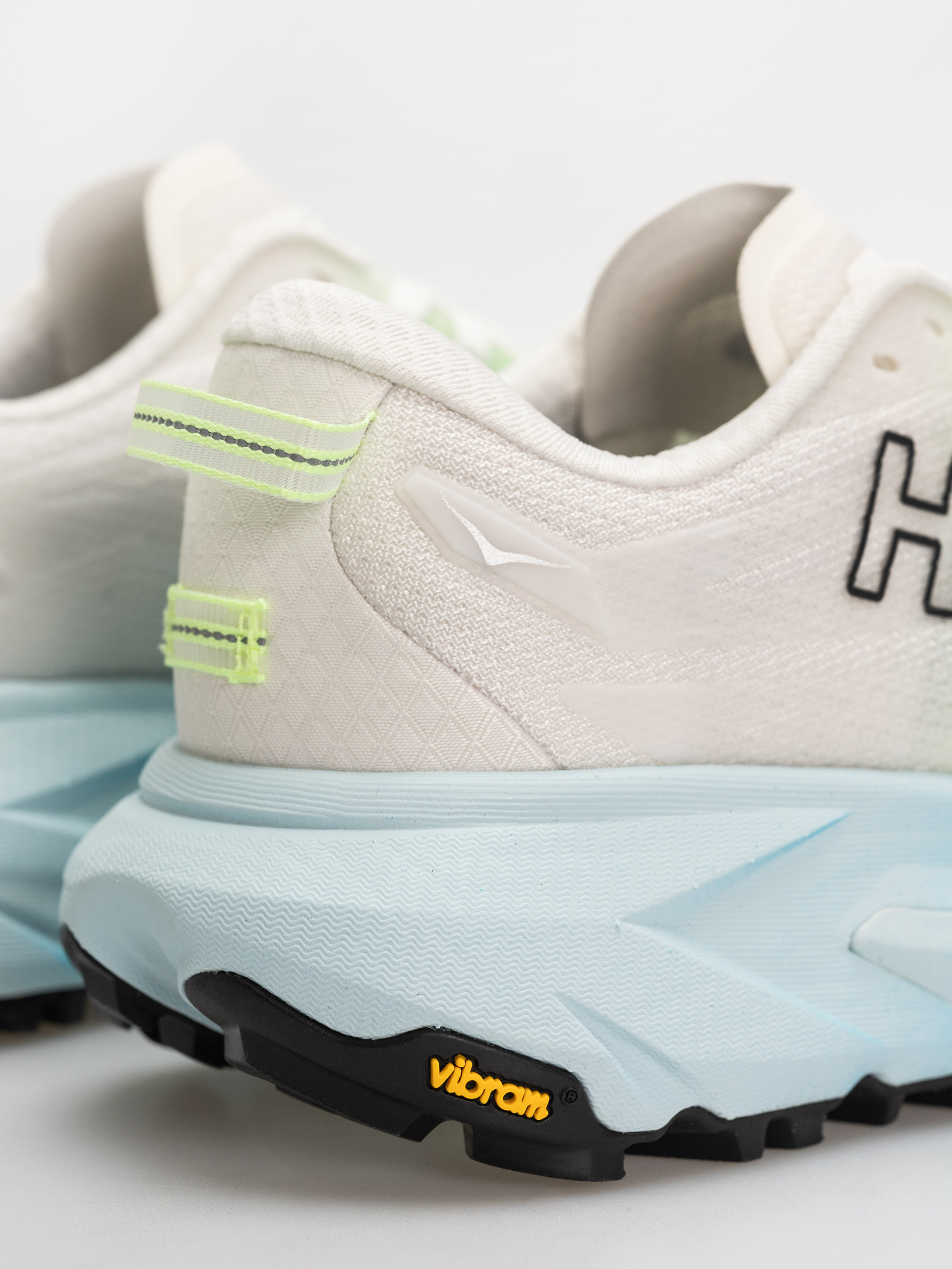 Взуття Hoka Mafate 5 Wmn (frost/tart apple)