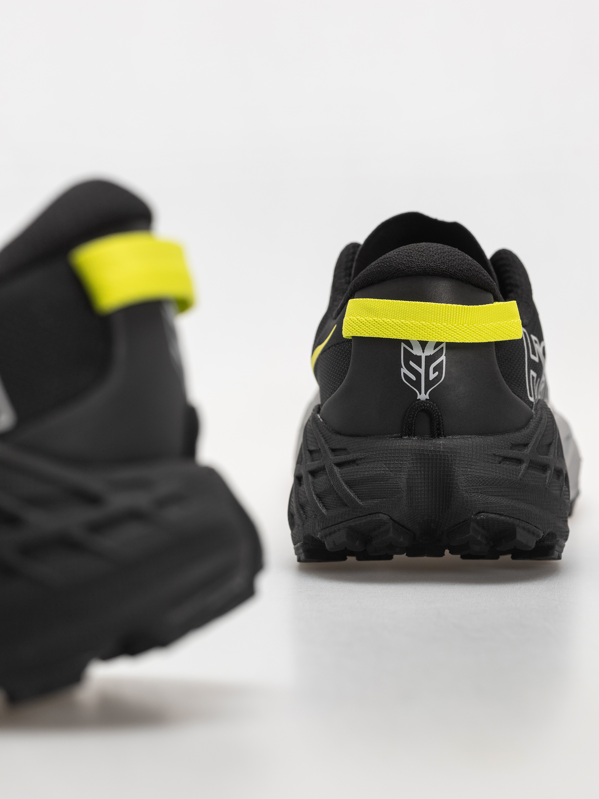 Взуття Hoka Speedgoat 7 (black/stellar grey)