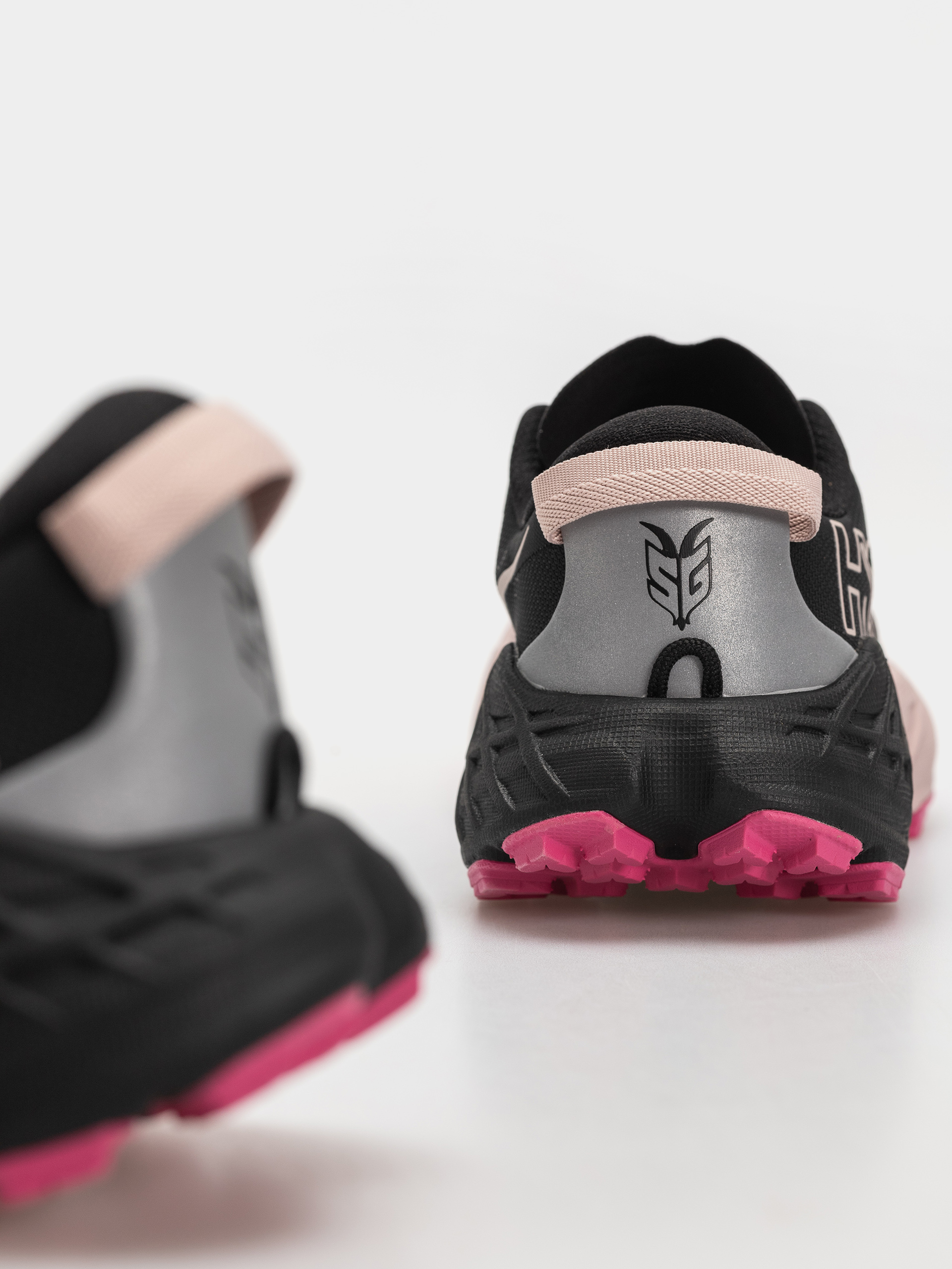Взуття Hoka Speedgoat 7 Wmn (black/pink opal)