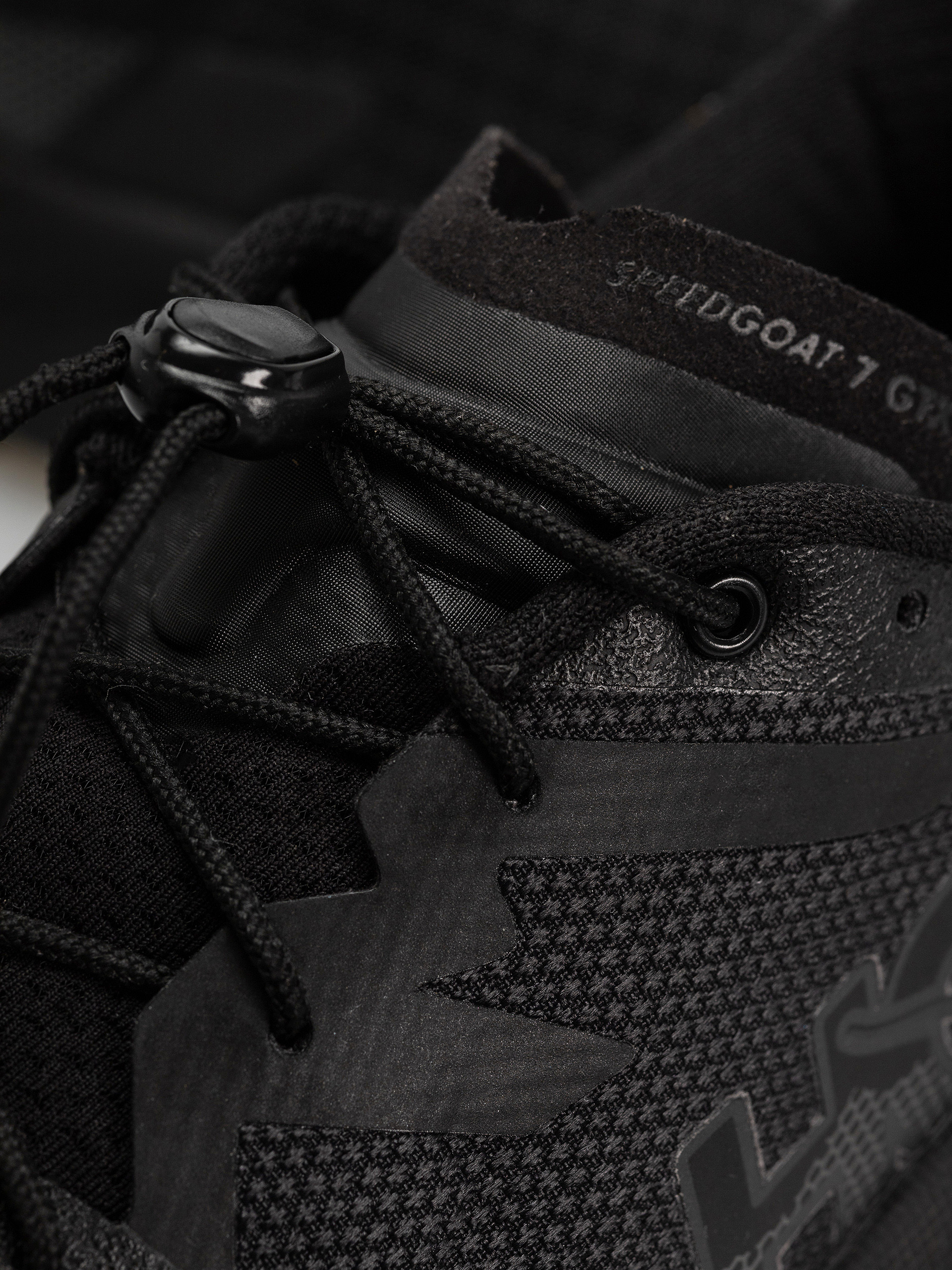 Взуття Hoka Speedgoat 7 GTX (black/carbon black)