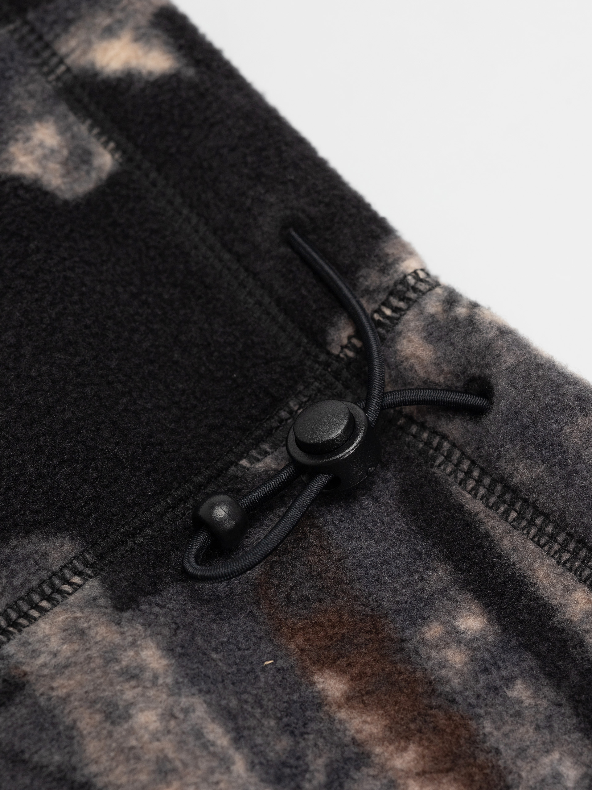 Балаклава/Баф Carhartt WIP Blevin (camo feather tree black)