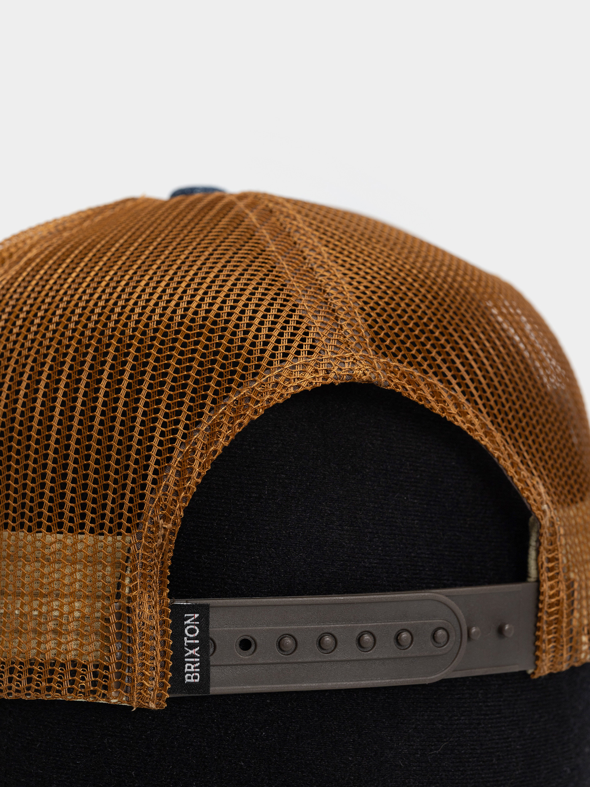 Кепка Brixton Reeves Trucker Hat (washed denim/caramel)