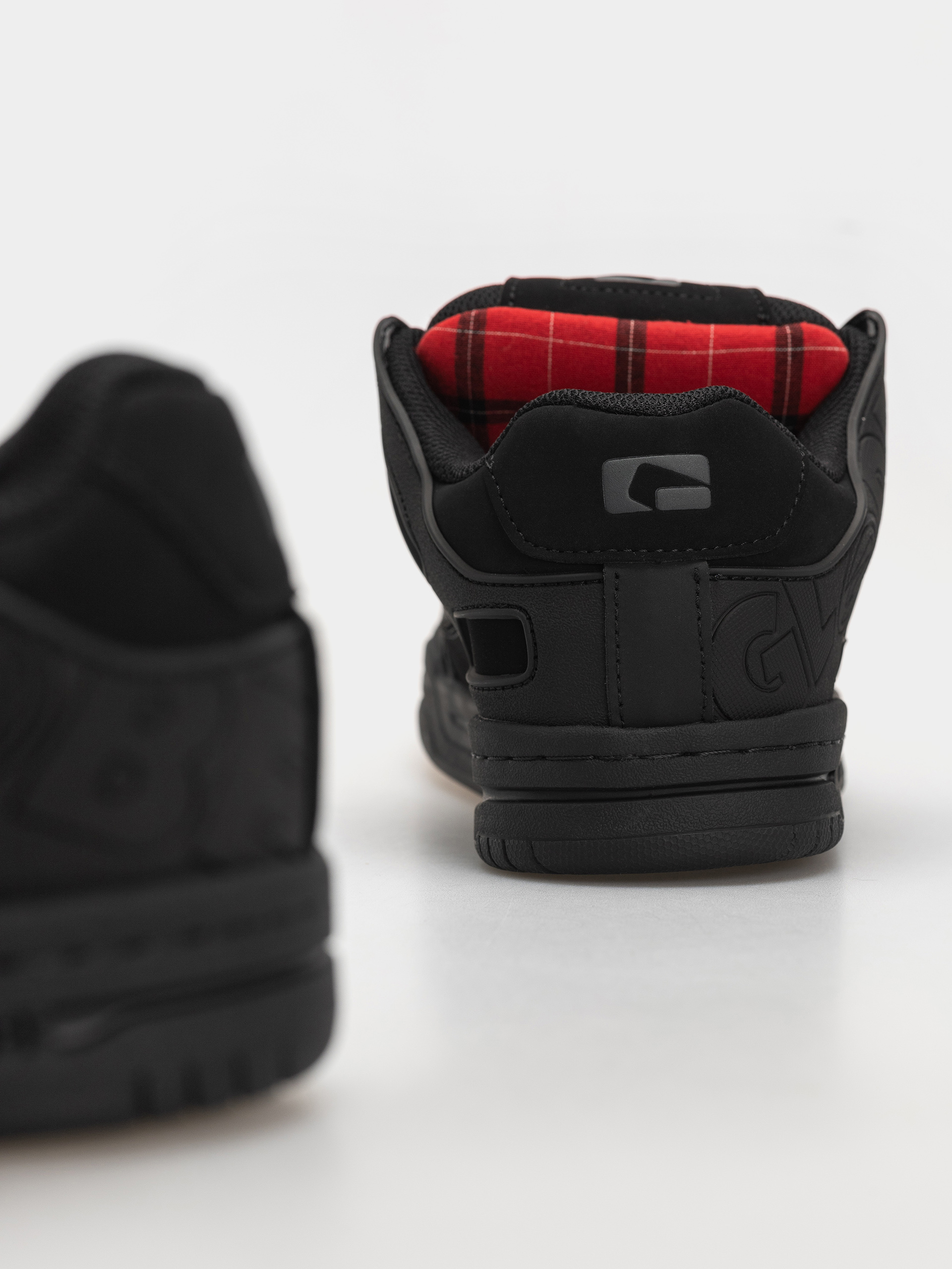 Взуття Globe Tilt (black/red/tartan)
