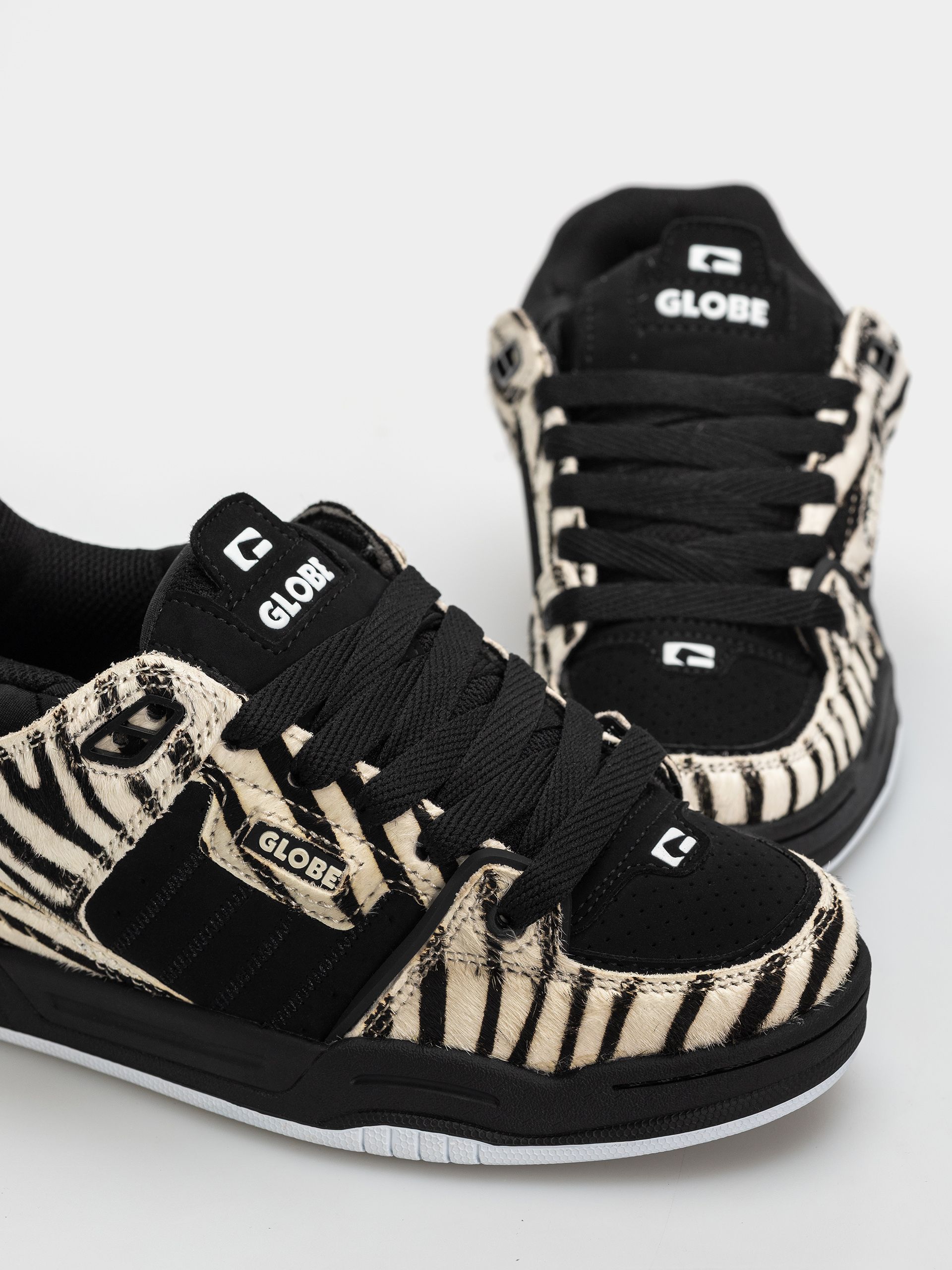 Взуття Globe Fusion (zebra)