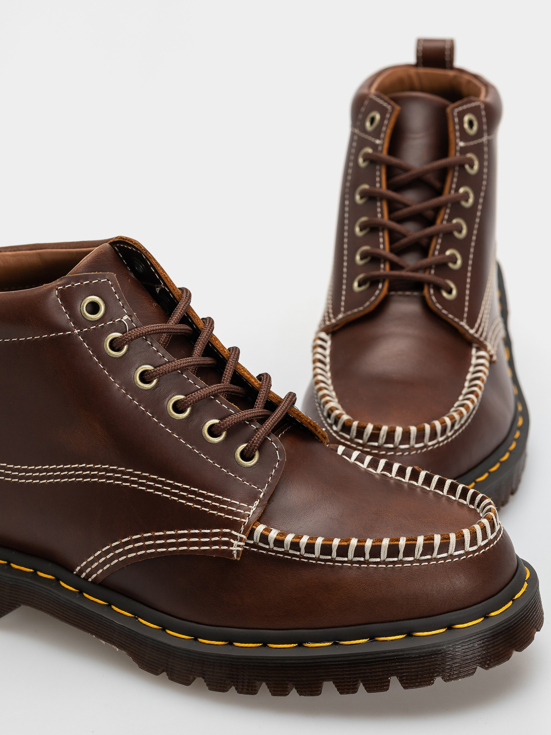 Взуття Dr. Martens Lowell Chukka (butterscotch)