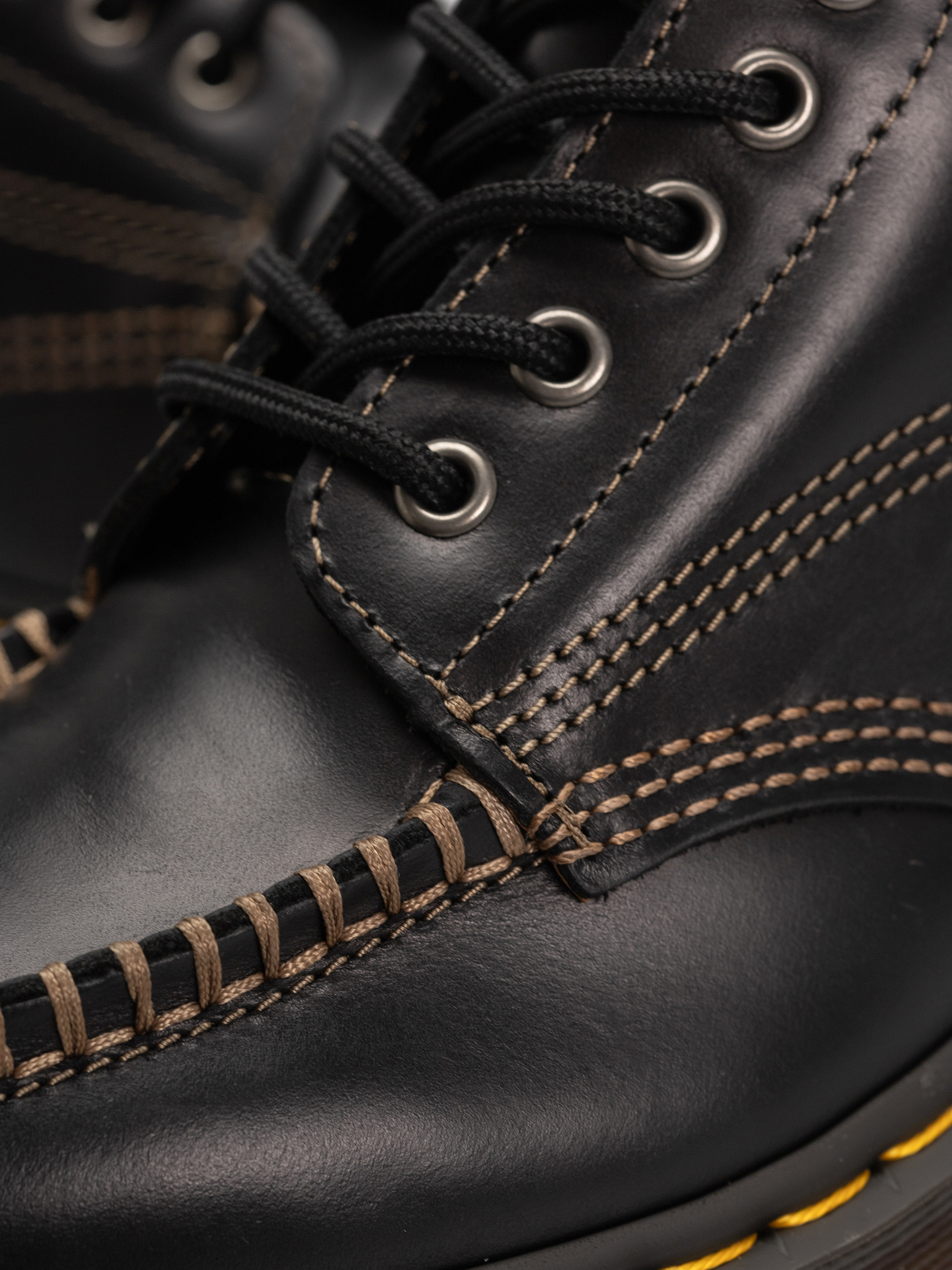 Взуття Dr. Martens Lowell Chukka (black )