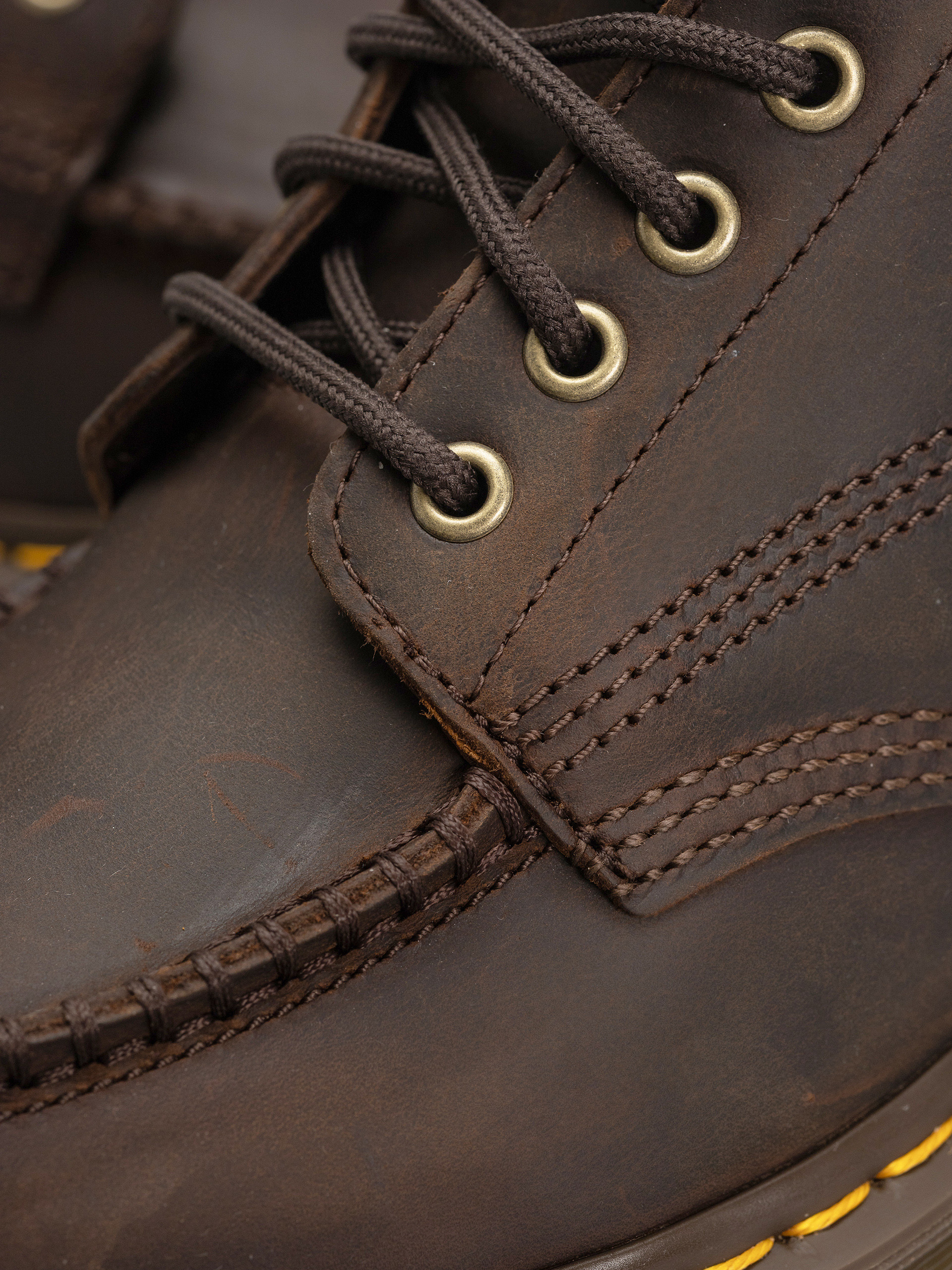 Взуття Dr. Martens Lowell Chukka (dark brown)