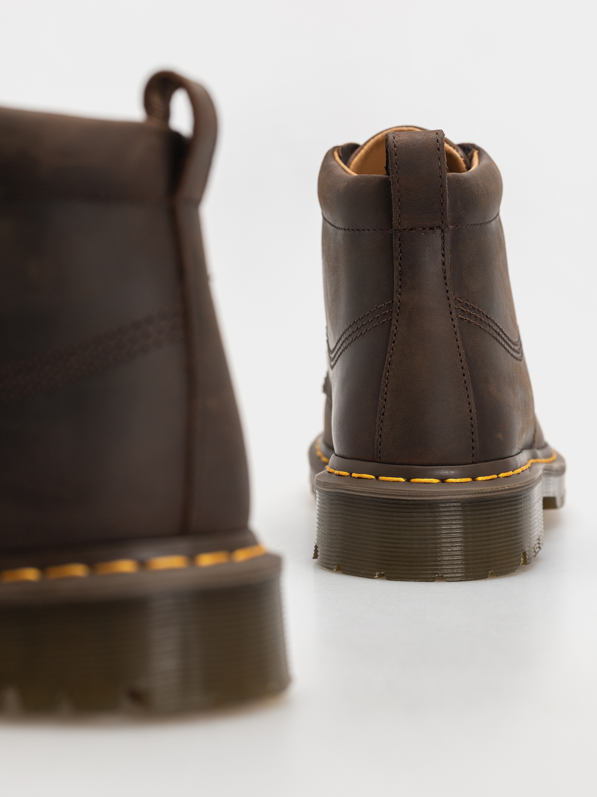 Взуття Dr. Martens Lowell Chukka (dark brown)