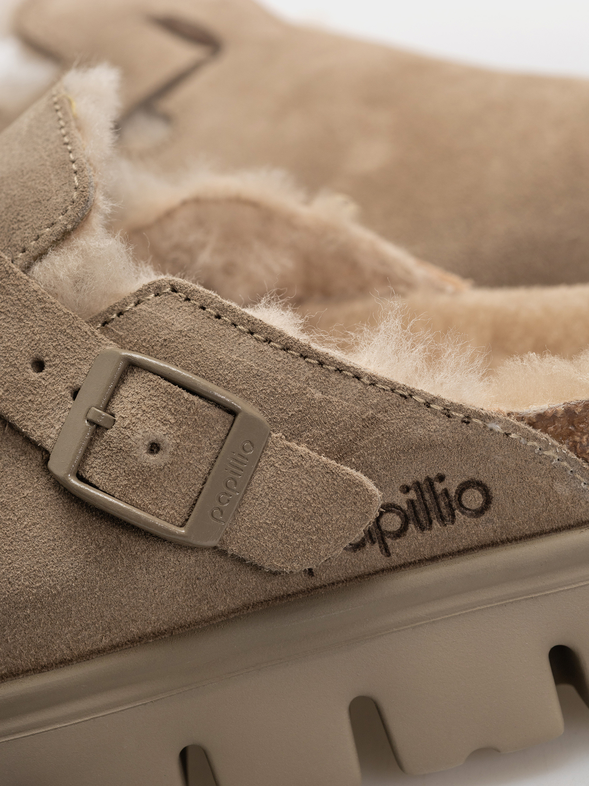 Шльопанці Birkenstock Boston Chunky Shearling Suede Leather Narrow Wmn (taupe)