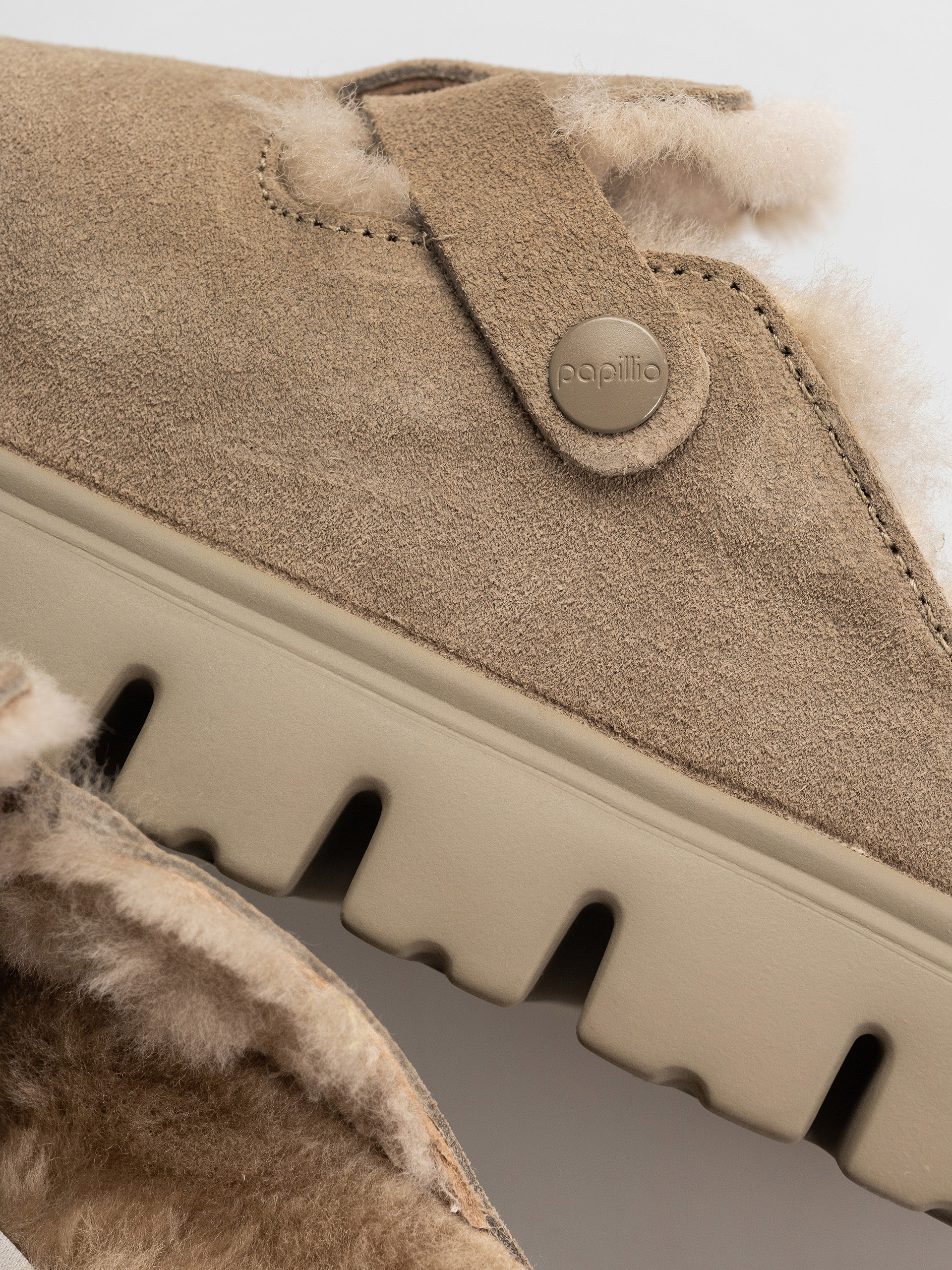 Шльопанці Birkenstock Boston Chunky Shearling Suede Leather Narrow Wmn (taupe)