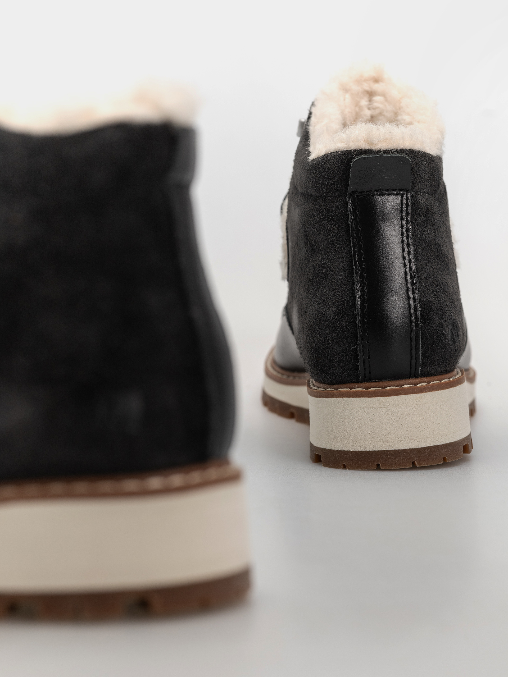 Взуття Merrell Sugarloaf Mid Wmn (black)