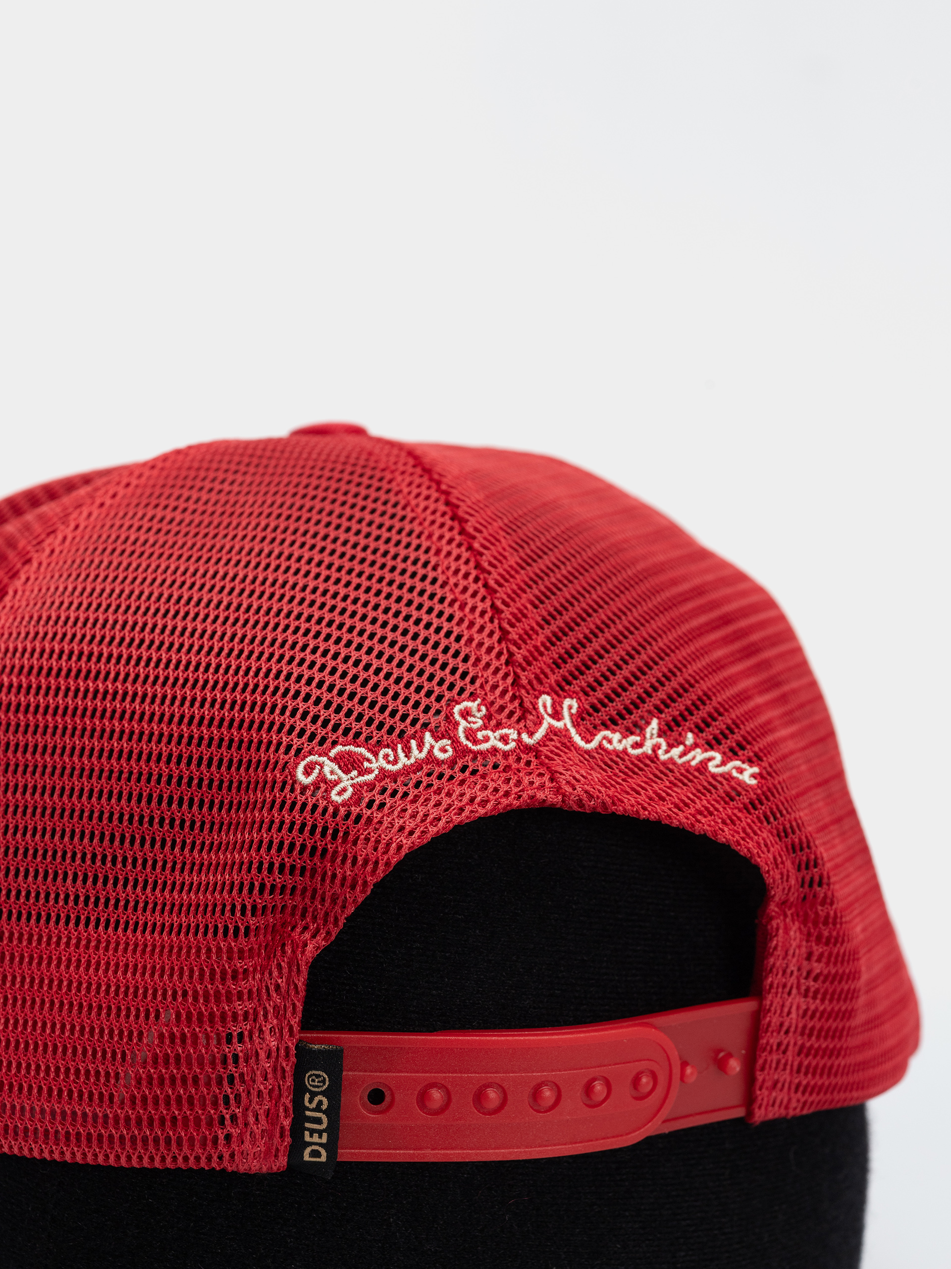 Кепка Deus Ex Machina Mudflap Trucker (cherry red)