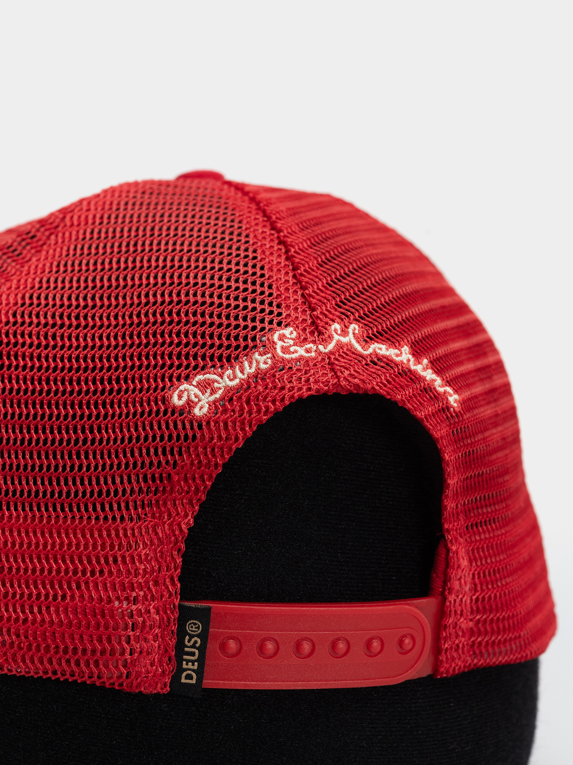 Кепка Deus Ex Machina Welcome Trucker (cherry red)