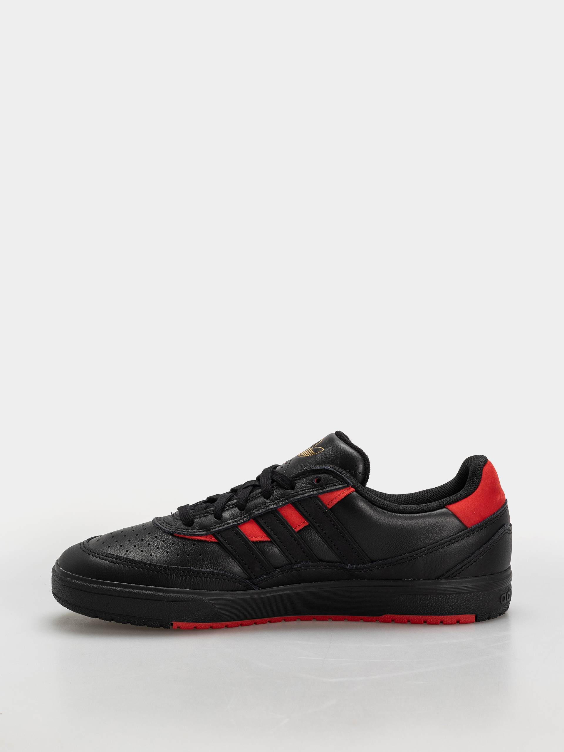 Взуття adidas Tyshawn II (cblack/cblack/betsca)