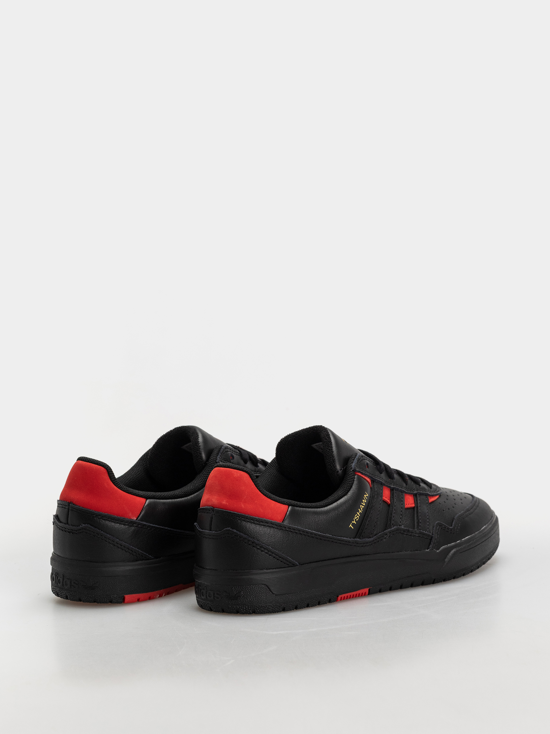 Взуття adidas Tyshawn II (cblack/cblack/betsca)