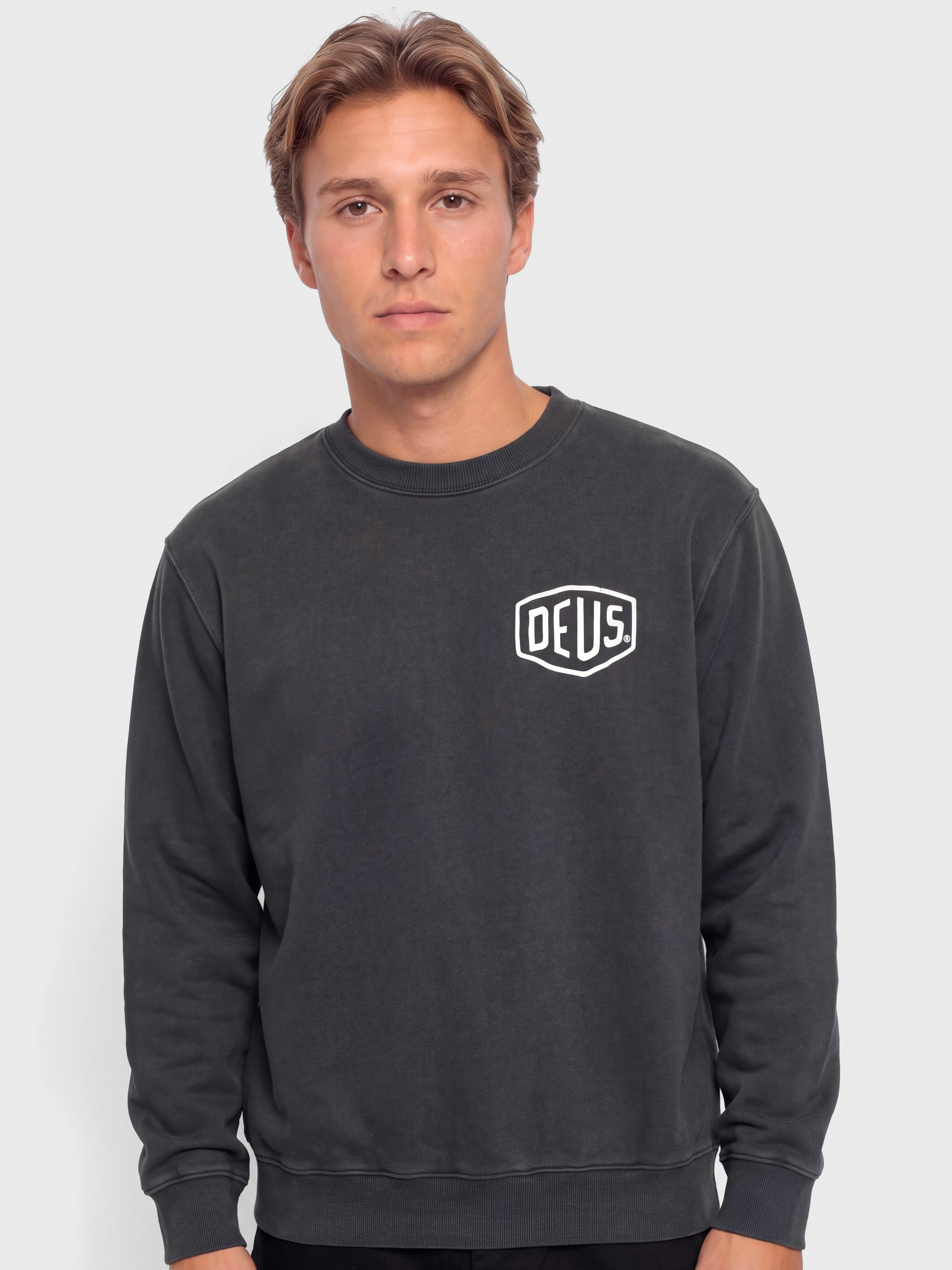 u0421u0432u0456u0442u0448u043eu0442 Deus Ex Machina Shield Gd Crew (black)