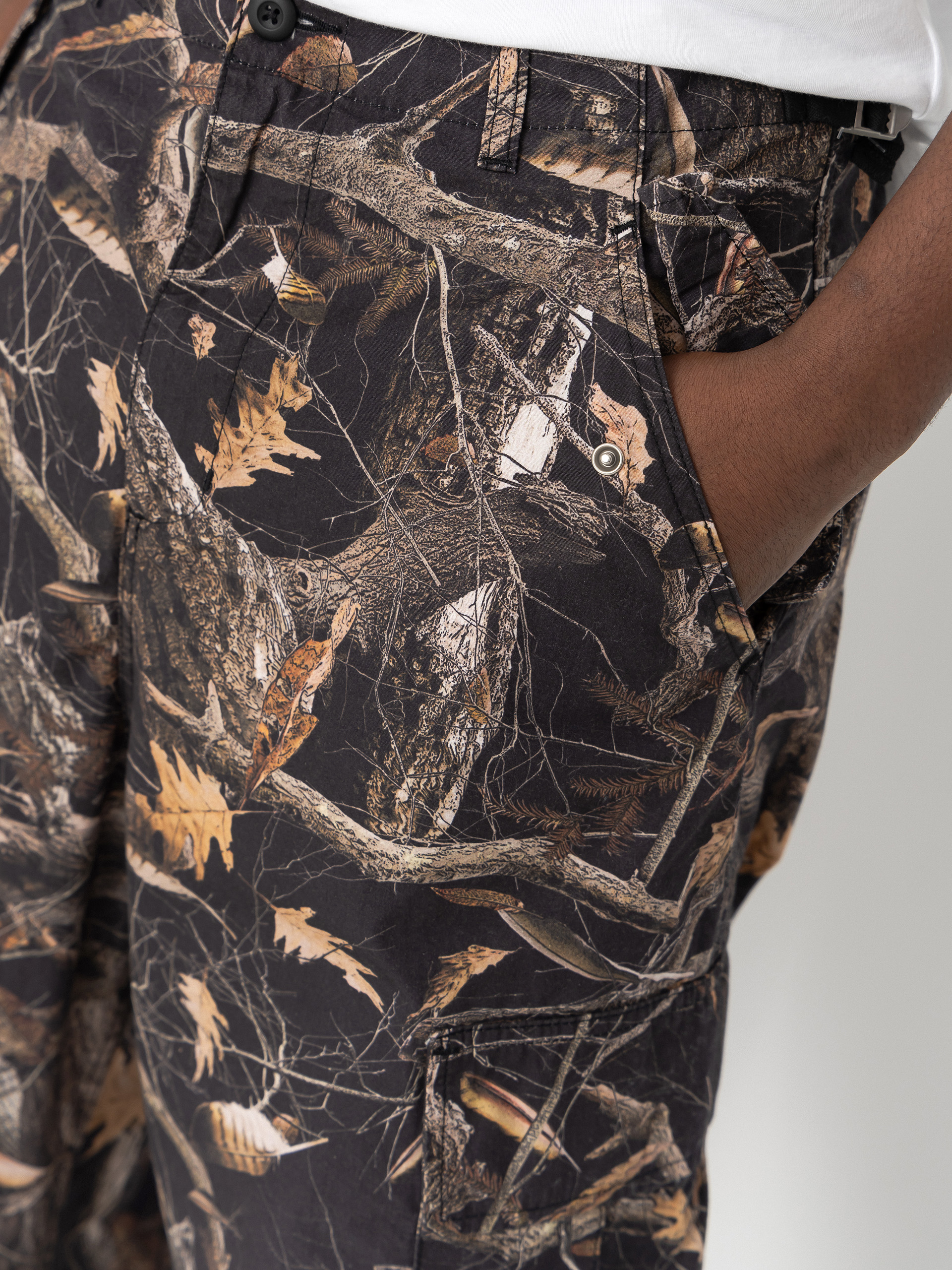 Штани Carhartt WIP Osborn Cargo (camo feather tree black/rinsed)